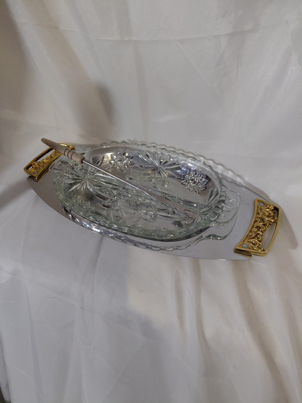 Anchor Hocking Clear Glass Serving Platter with  Gold-Tone Handles and Fork